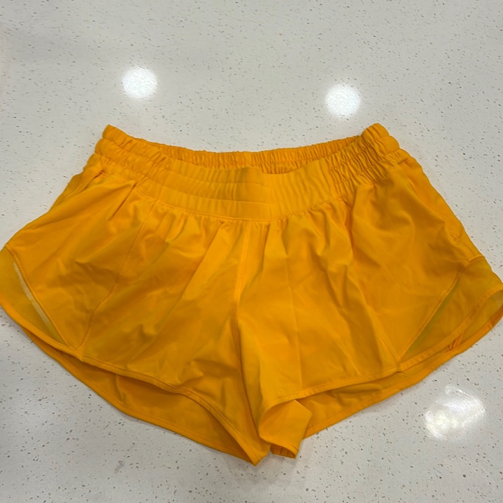 Lululemon Hotty Hot 2.5 Shorts